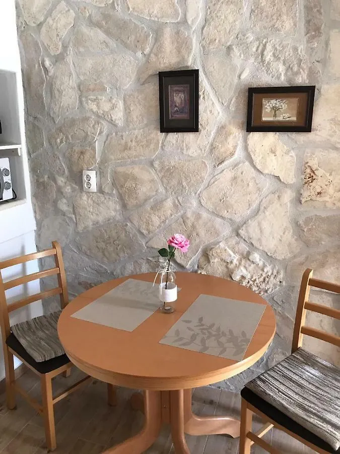 Apartment Center Roko Split 0*,